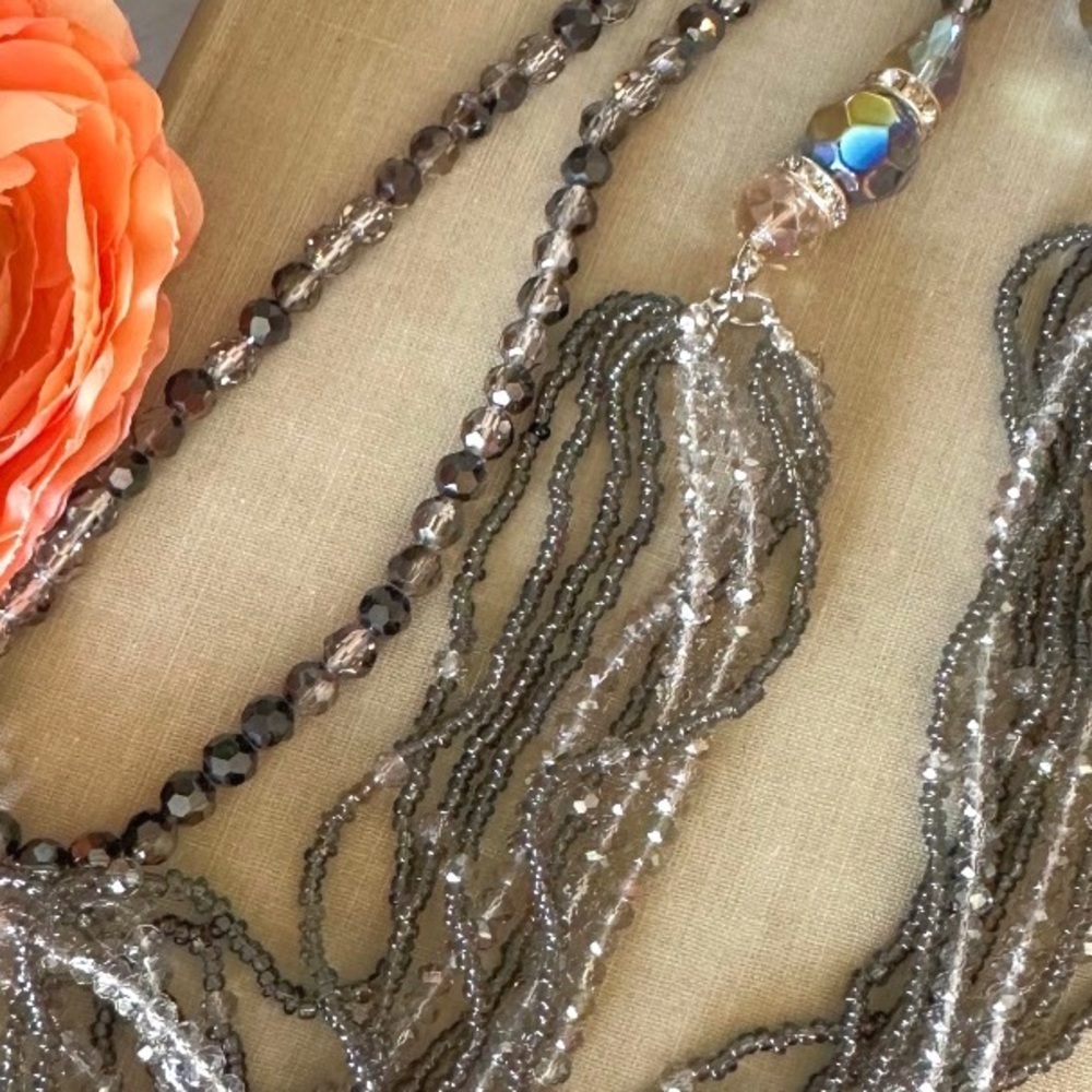 Long grey faceted crystal beaded layered necklace - Picture 3 of 3
